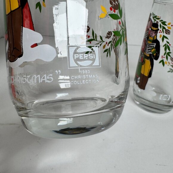 Vintage 1983 Pepsi Christmas Collection Glasses Lot of 2 Carolers Holiday Decor - Picture 5 of 7